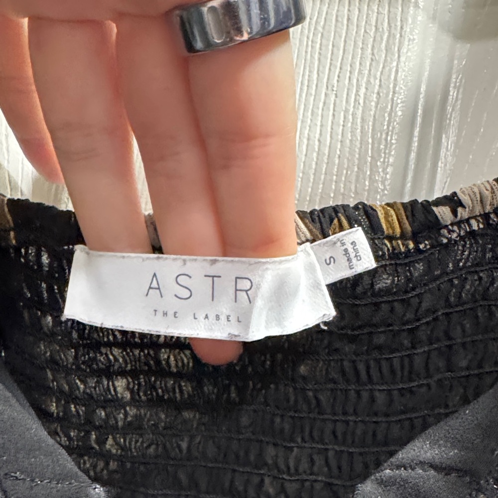 Astr the Label Ruched Top - Size Small - Picture 2 of 4